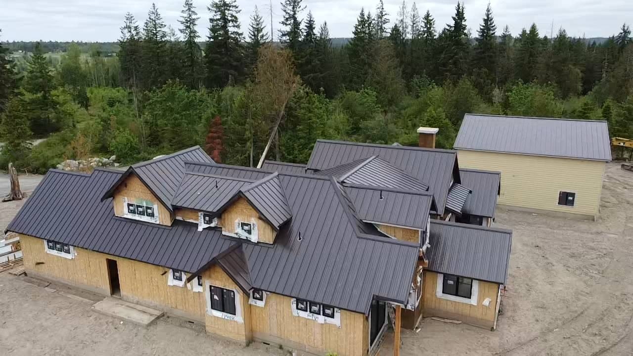 Photo Spanaway Roofing Cabin Working Landscape